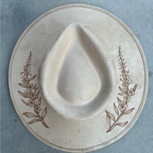 Beige floral rancher style cowboy hat women’s wide brim